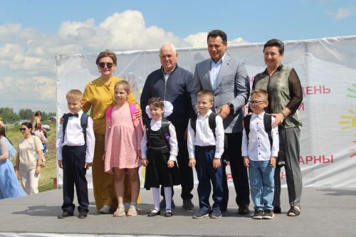 В Елабуге на Дне защиты детей наградили победителей «Веселых стартов»