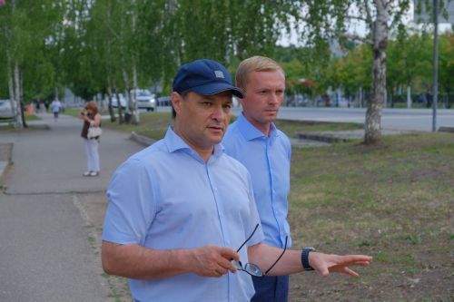 Глава Елабужского района ознакомился с выполнением работ по программе «Наш двор» и капитальному ремонту многоквартирных домов