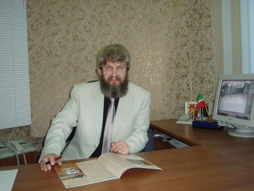 Известный многим елабужанам Юрий Ларионов отмечает юбилей