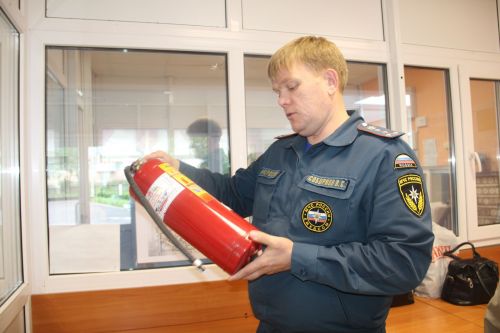 В Елабуге проводится месячник безопасности детей в школах