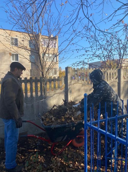 В Елабуге прошел субботник на старо-татарском кладбище