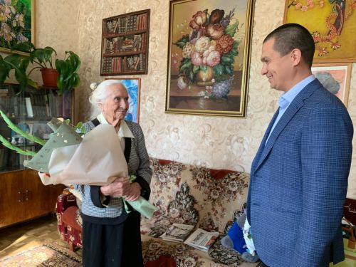 Министр юстиции Татарстана поздравил 105-летнюю елабужанку