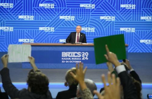 Путин поблагодарил Казань за гостеприимство и извинился за неудобства во время саммита БРИКС