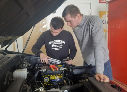 В Елабужском политехническом колледже выбирают  лучших автомехаников