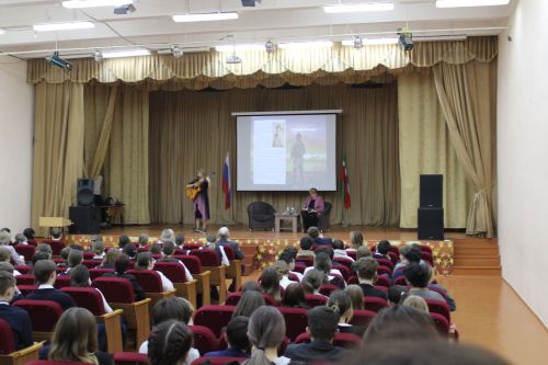 Елабужская поэтесса рассказала школьникам о книге, которую посвятила  внуку, погибшему на СВО
