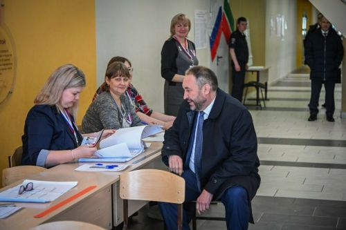 Премьер-министр Татарстана Алексей Песошин проголосвал на выборах Президента Российской Федерации