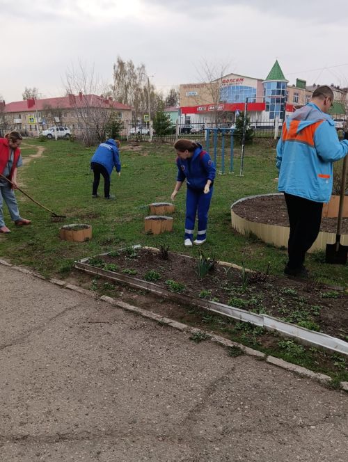 Сотрудники Елабужской ЦРБ присоединились к Всероссийскому субботнику