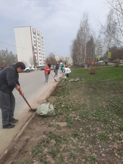 Сотрудники Елабужской ЦРБ присоединились к Всероссийскому субботнику