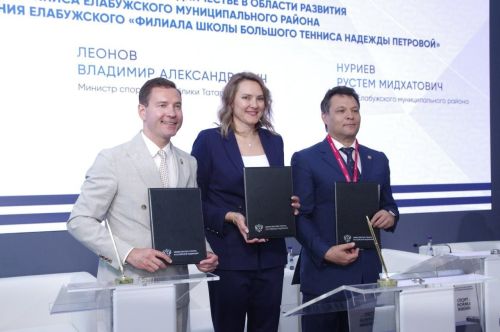 В Елабуге появится школа большого тенниса Надежды Петровой