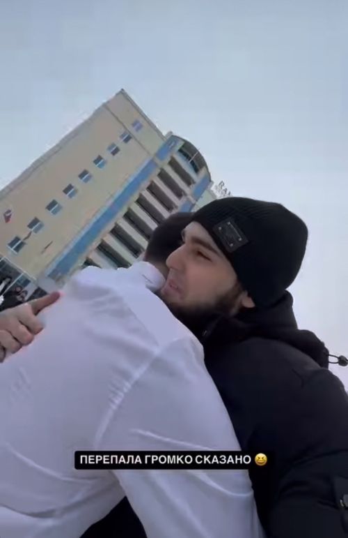 В Елабуге автоблогер Венгалби оставил официанту машину в качестве чаевых