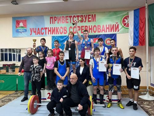 Елабужане завоевали призовые места на Первенстве РТ по тяжёлой атлетике