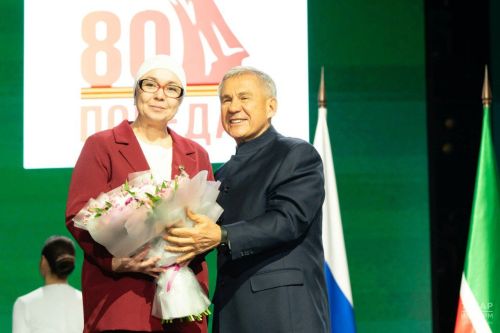 Елабужанка получила медаль «Ана даны — Материнская слава»