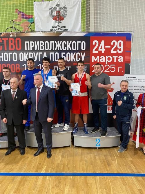 Елабужский боксёр завоевал серебро на Первенстве Приволжского федерального округа