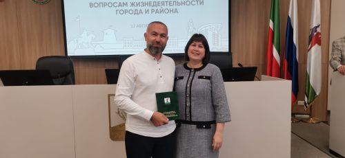 Строителей Елабуги наградили на общегородской планерке