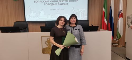 Строителей Елабуги наградили на общегородской планерке