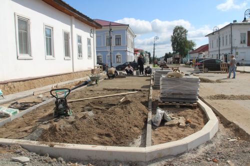В Елабуге продолжаются масштабные работы по благоустройству и ремонту