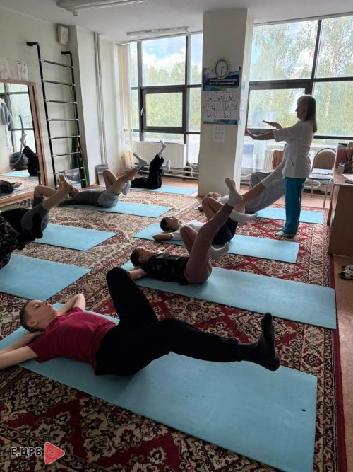 В детской поликлинике Елабуги проводятся занятия ЛФК для коррекции сколиоза у детей