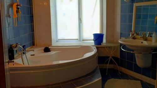 Джакузи вместо кухни: в Елабуге соседи пожаловались на опасную перепланировку