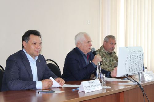 Рустем Нуриев обсудил с ветеранами развитие района и поддержку участников СВО
