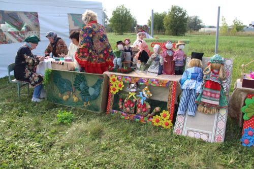 В Елабужском районе впервые отпраздновали Праздник Бехтеревского платка