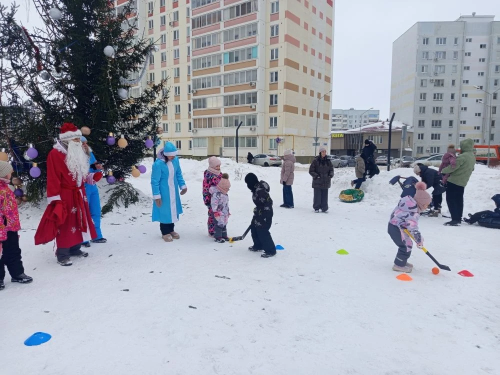 В сквере «Сад у дома» прошло представление «Рождественский пряник»