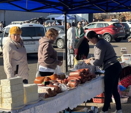 В Елабуге проходит сельскохозяйственная ярмарка с широким ассортиментом товаров