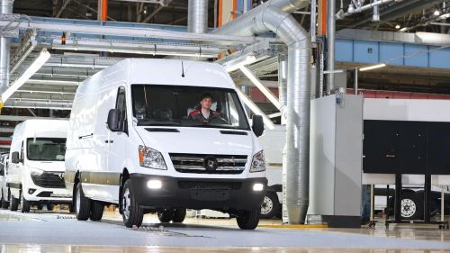 Рустам Минниханов открыл новую линию производства автомобилей «СОЛЛЕРС Алабуга»