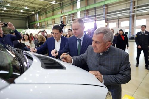 Рустам Минниханов открыл новую линию производства автомобилей «СОЛЛЕРС Алабуга»