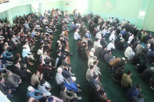 «Тепло на душе и солнце светит»: мусульмане Елабуги отмечают Ураза-байрам