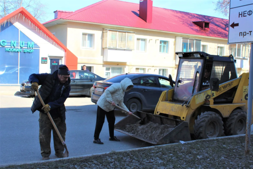 Двухмесячник по уборке территорий в Елабуге продолжается