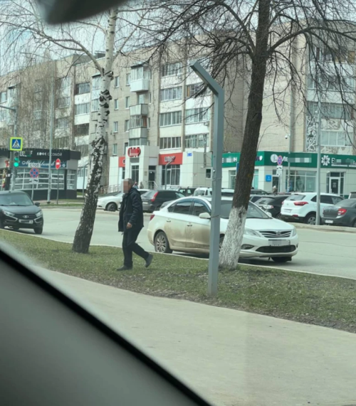Прогулка ценой в две тысячи: в Елабуге любителям ходить по газонам грозят штрафы