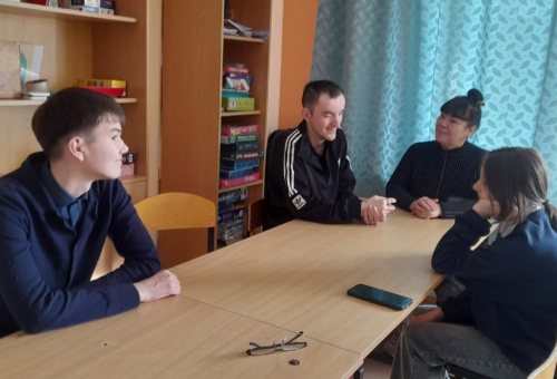 «Не даю и не беру»: елабужские подростки обсудили борьбу с коррупцией
