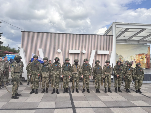 В Елабуге отметили День России праздничным концертом и выставкой ретроавтомобилей