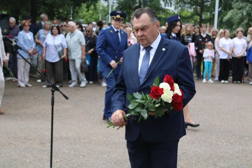 Елабужане возложили цветы в День ветеранов боевых действий
