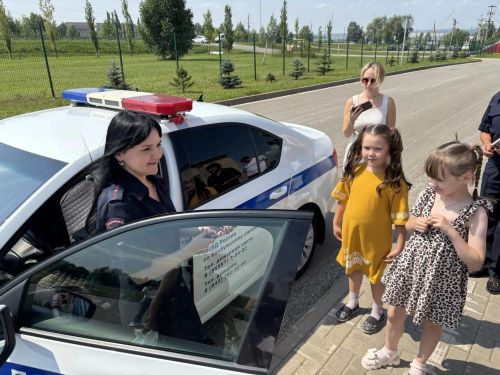 В Елабуге наградили юных художников конкурса по безопасности на дорогах