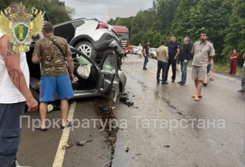 В Верхнеуслонском районе в ДТП погибли женщина и двое детей