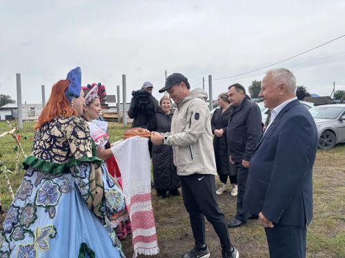 Уникальные мастера представили свои работы на Празднике Бехтеревского платка