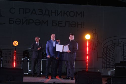 Многодетной семье в Елабуге вручили жилищный сертификат на собственную квартиру