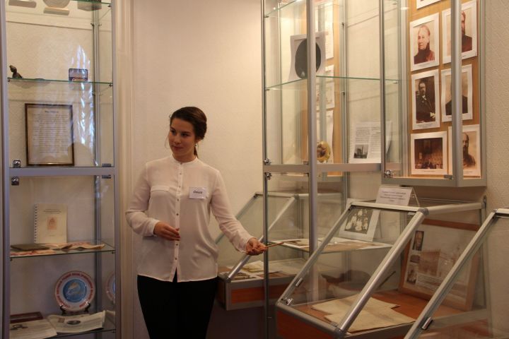 В Елабужском институте КФУ открылась выставка к 120-летию со дня его основания