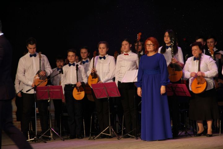 Детская музыкальная школа №1 имени Энвера Бакирова отметила свой 60-летний юбилей