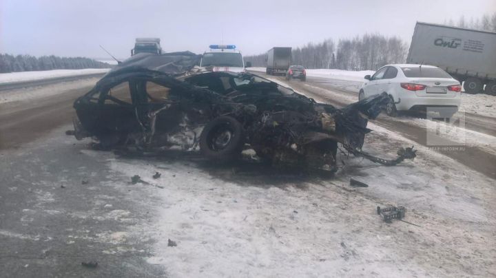 Смертельное ДТП в Татарстане: три человека погибли