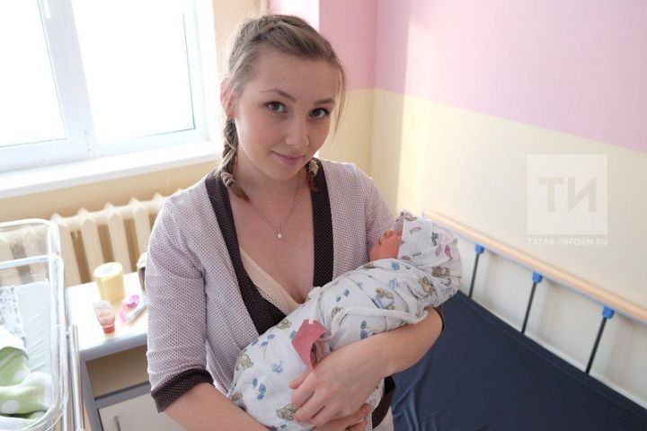 Жить и рожать на селе стало выгодно: все о новых выплатах для сельских мам из Татарстана