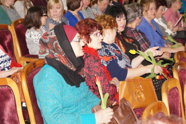В Елабуге состоялся концерт, приуроченный к Международному женскому дню