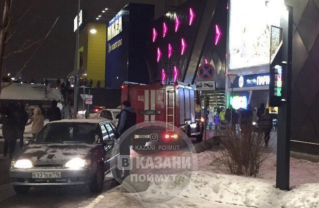 Полицейские задержали мужчину, после звонка которого были эвакуированы посетители ТЦ «МЕГА» в Казани