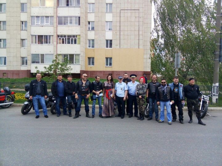 Елабужские мотоциклисты совместно с инспекторами ГИБДД провели акцию
