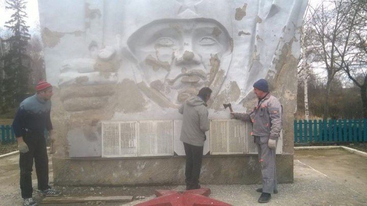 В Елабужском районе реставрируют обелиск героям Великой Отечественной войны