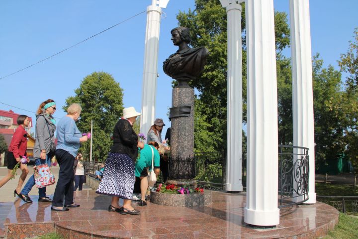 В Елабуге почтили память Марины Цветаевой