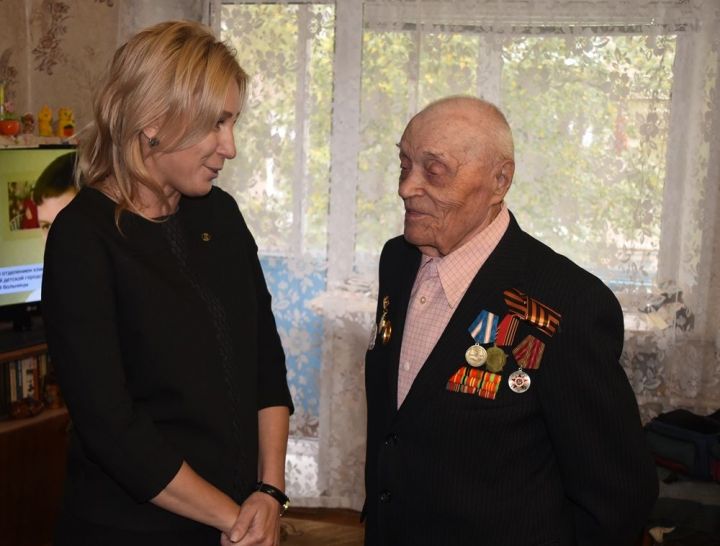 95 лет исполнилось ветерану Великой Отечественной войны Ивану Сафронову