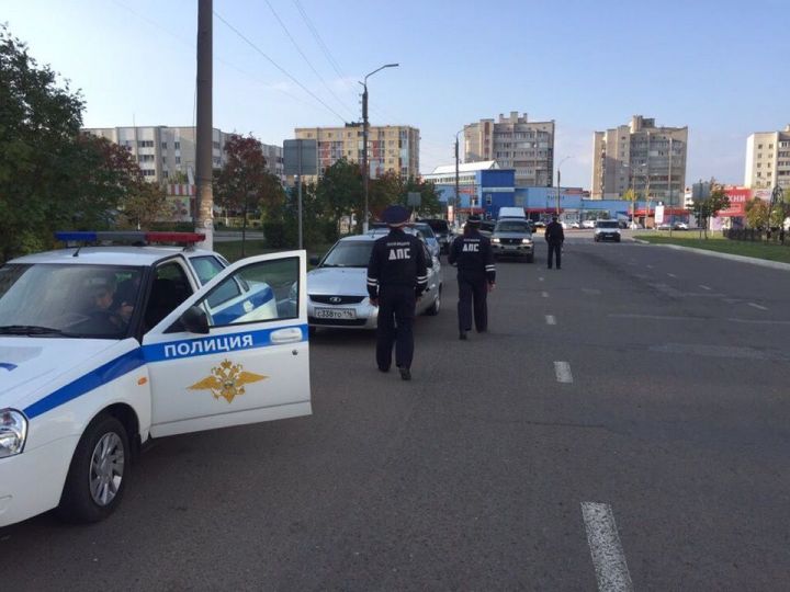 В Елабуге  сотрудники ГИБДД оштрафовали 14 водителей