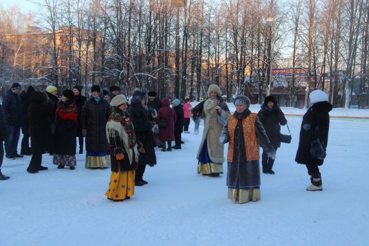 В Елабуге состоялось народное гуляние "Рождественские посиделки"